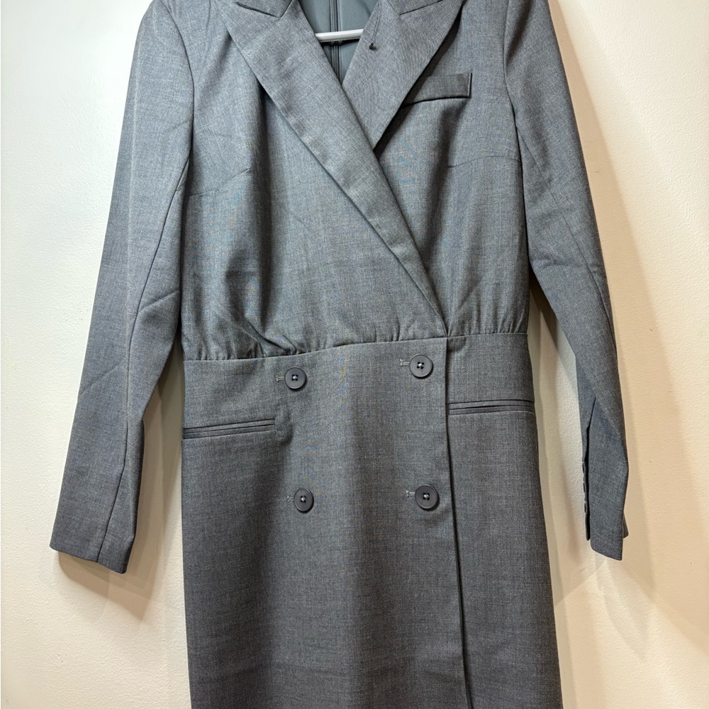 Elegant Gray Double-Breasted Blazer